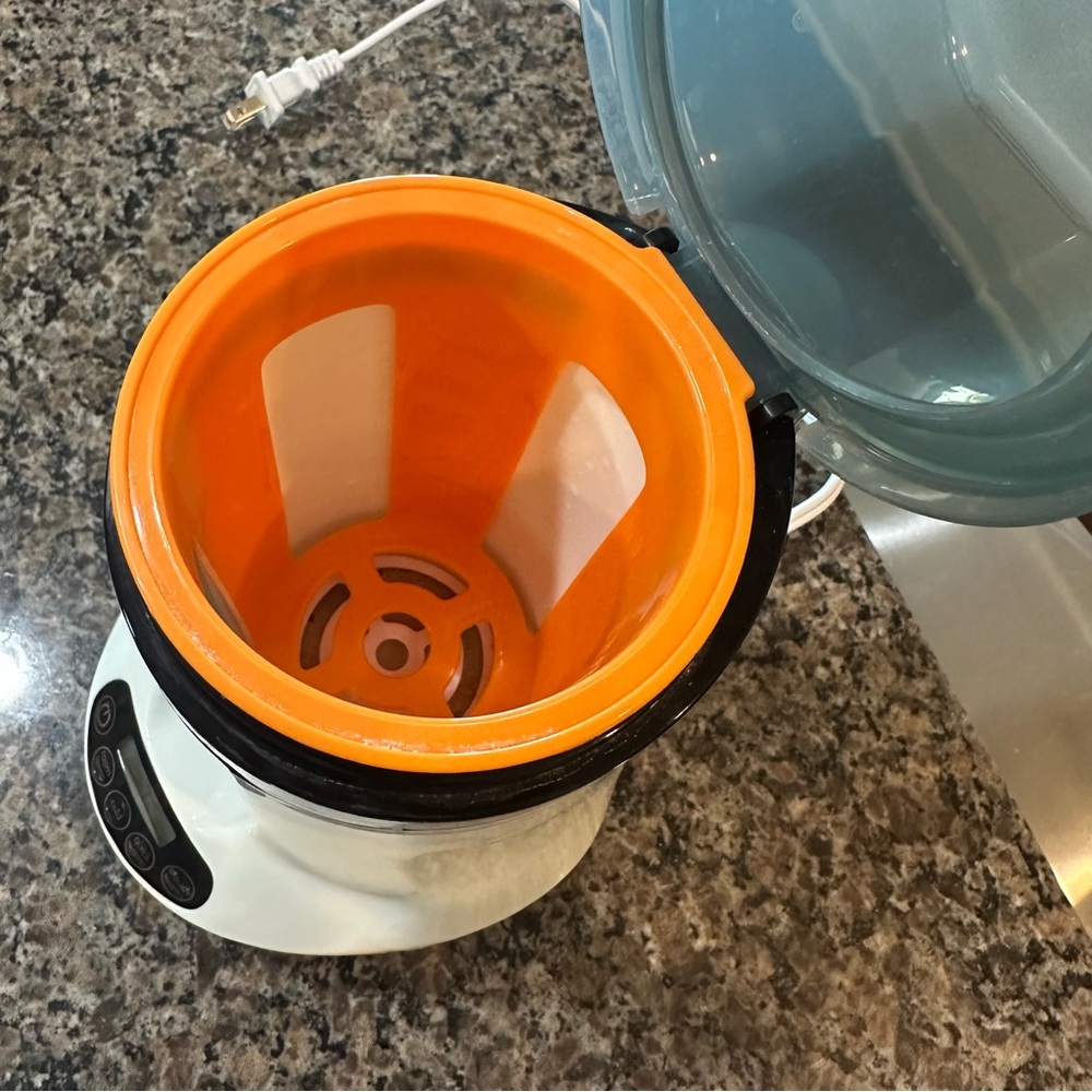 Baby Brezza Bottle Warmer - Smart with Bluetooth - Picture 5 of 6